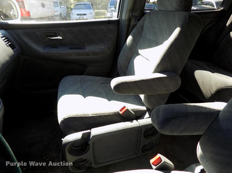 image for item DY9083 2004 Honda Odyssey van