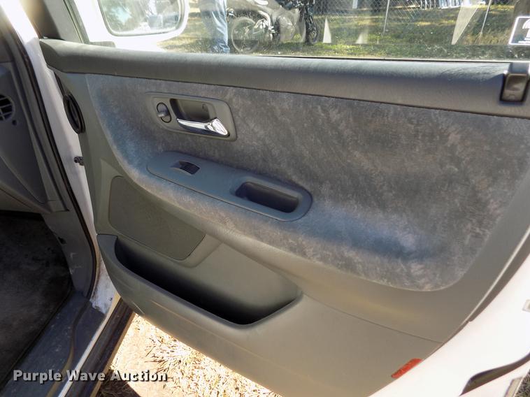 image for item DY9083 2004 Honda Odyssey van