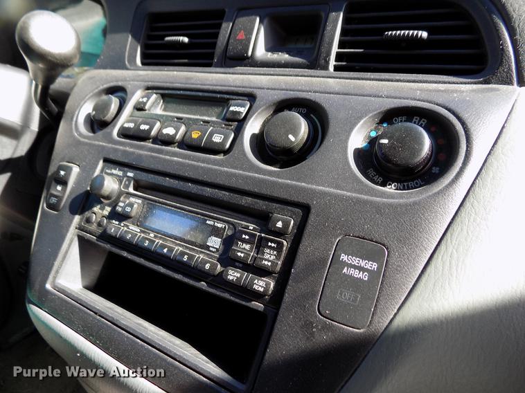 image for item DY9083 2004 Honda Odyssey van