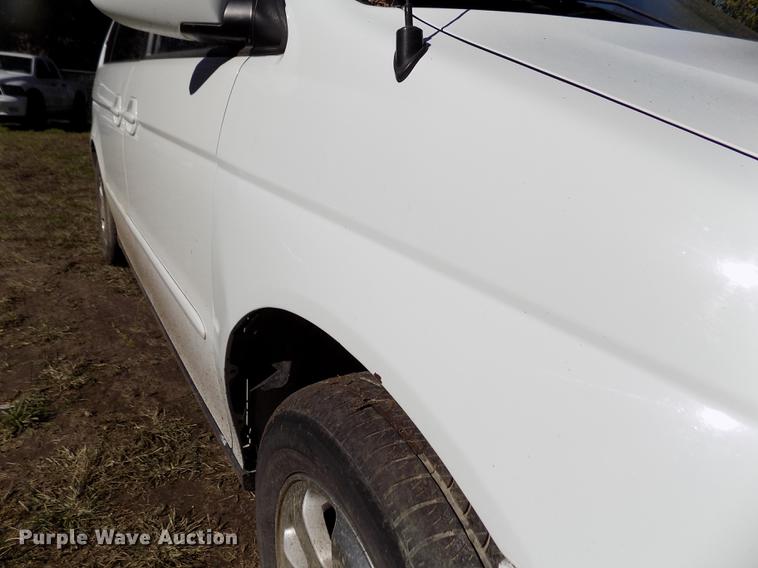 image for item DY9083 2004 Honda Odyssey van