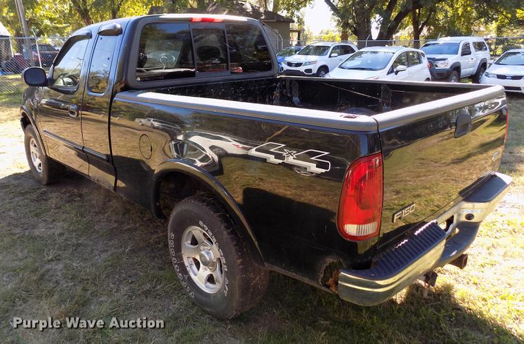 image for item DY9084 2003 Ford F150 XLT SuperCab pickup truck