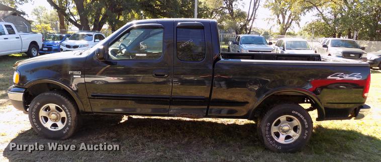 image for item DY9084 2003 Ford F150 XLT SuperCab pickup truck