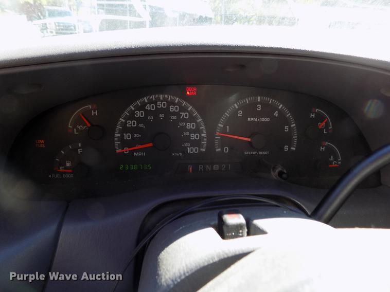 image for item DY9084 2003 Ford F150 XLT SuperCab pickup truck