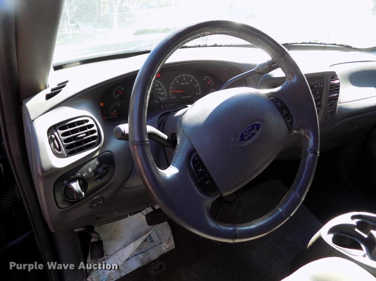 image for item DY9084 2003 Ford F150 XLT SuperCab pickup truck