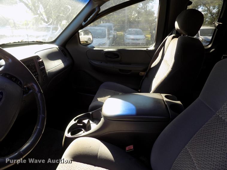 image for item DY9084 2003 Ford F150 XLT SuperCab pickup truck