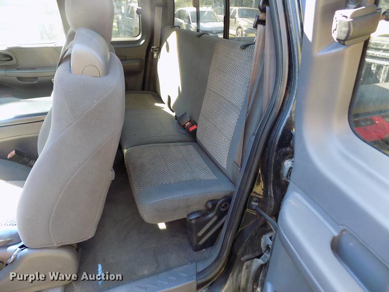 image for item DY9084 2003 Ford F150 XLT SuperCab pickup truck