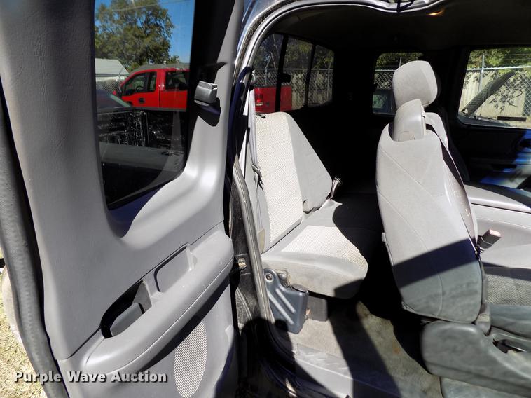 image for item DY9084 2003 Ford F150 XLT SuperCab pickup truck