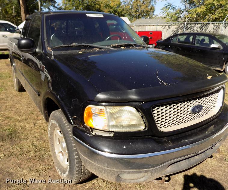 image for item DY9084 2003 Ford F150 XLT SuperCab pickup truck