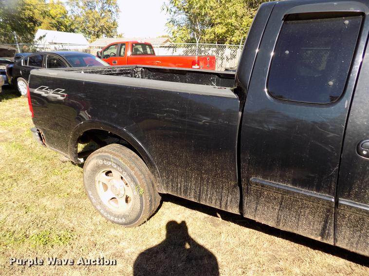 image for item DY9084 2003 Ford F150 XLT SuperCab pickup truck