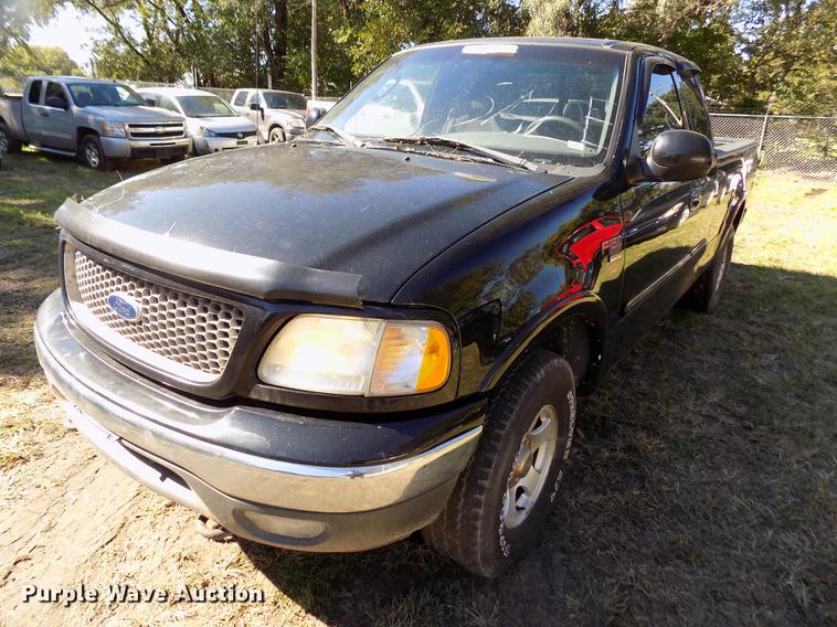 image for item DY9084 2003 Ford F150 XLT SuperCab pickup truck