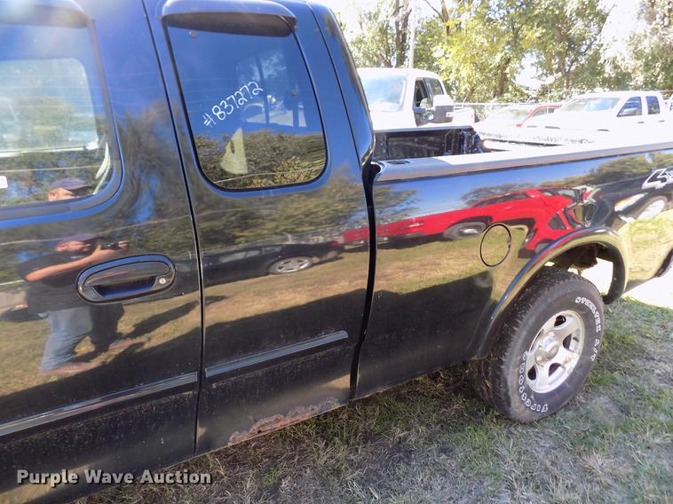 image for item DY9084 2003 Ford F150 XLT SuperCab pickup truck