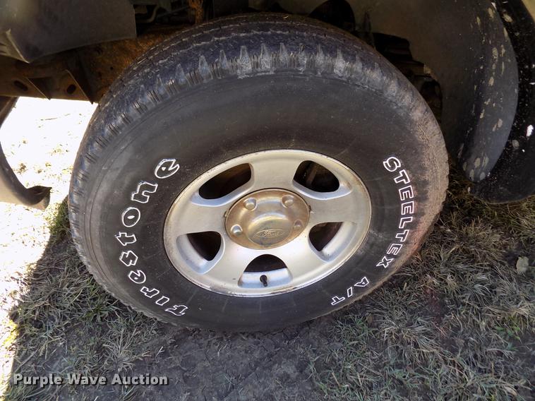 image for item DY9084 2003 Ford F150 XLT SuperCab pickup truck