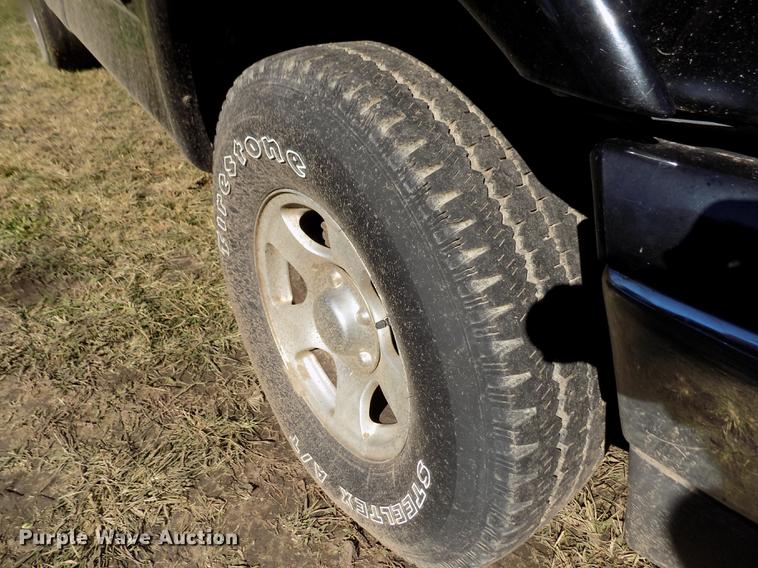 image for item DY9084 2003 Ford F150 XLT SuperCab pickup truck