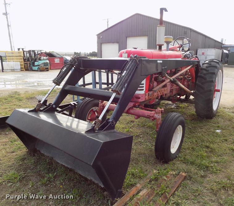 image for item DY9085 Farmall 450 tractor