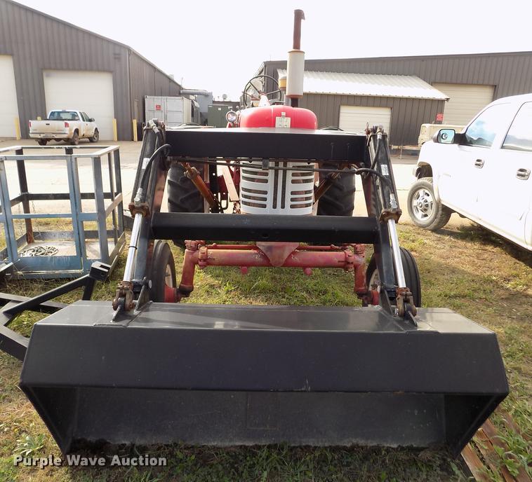 image for item DY9085 Farmall 450 tractor