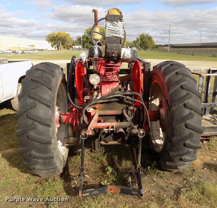 image for item DY9085 Farmall 450 tractor