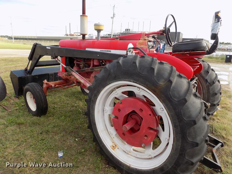 image for item DY9085 Farmall 450 tractor