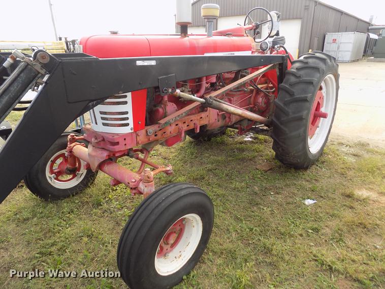 image for item DY9085 Farmall 450 tractor