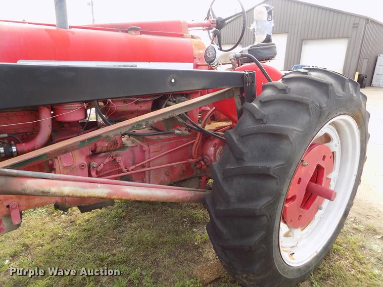 image for item DY9085 Farmall 450 tractor