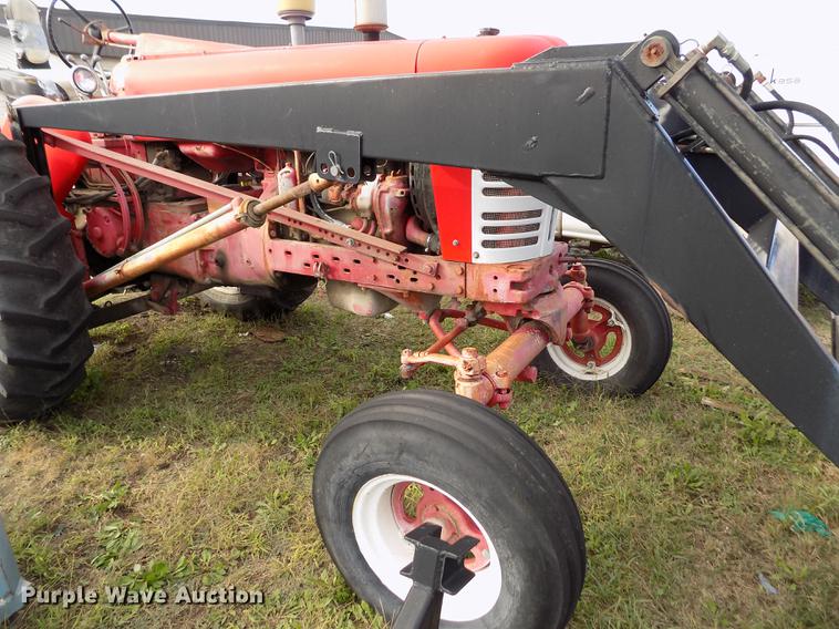 image for item DY9085 Farmall 450 tractor