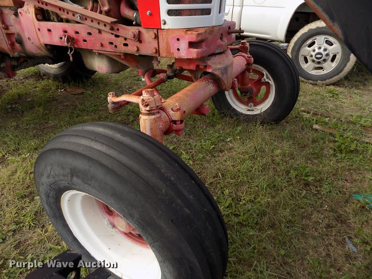 image for item DY9085 Farmall 450 tractor
