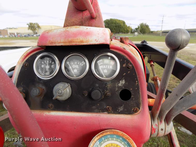 image for item DY9085 Farmall 450 tractor