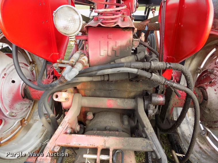 image for item DY9085 Farmall 450 tractor