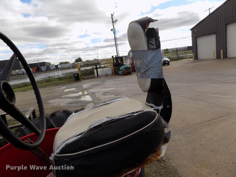 image for item DY9085 Farmall 450 tractor