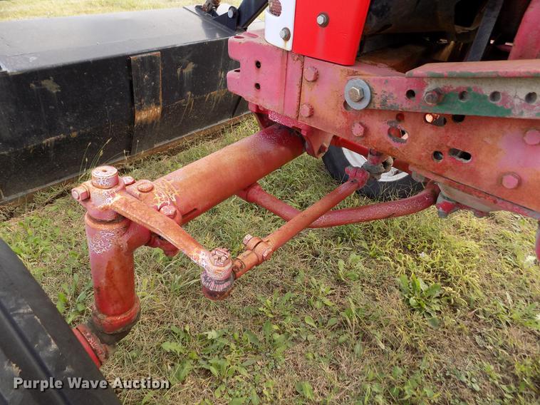 image for item DY9085 Farmall 450 tractor