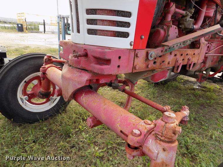 image for item DY9085 Farmall 450 tractor