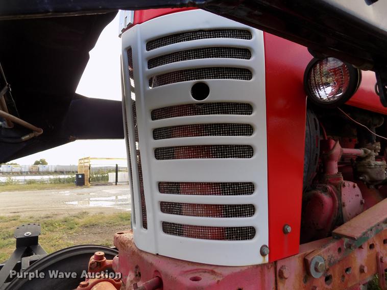 image for item DY9085 Farmall 450 tractor