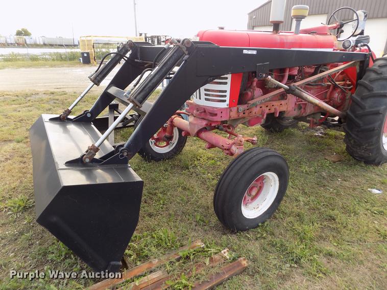 image for item DY9085 Farmall 450 tractor