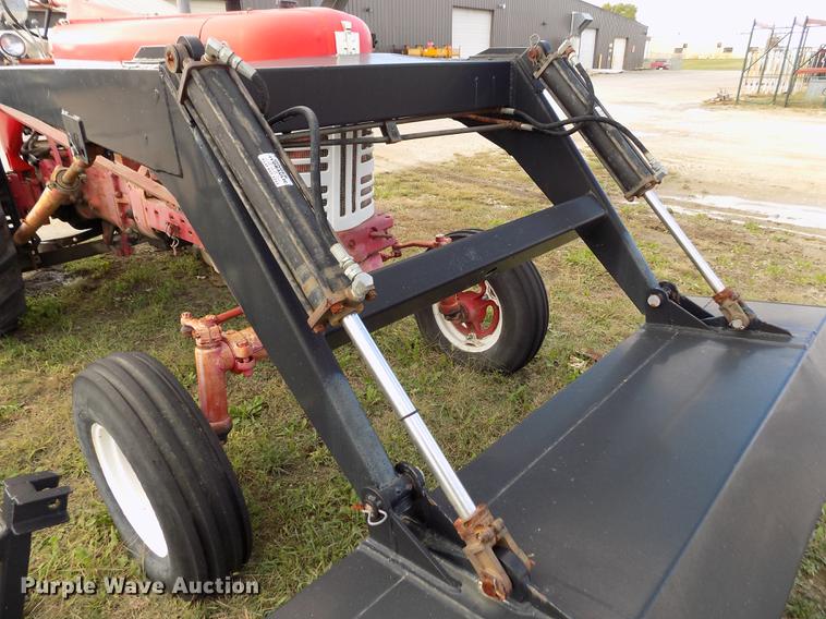 image for item DY9085 Farmall 450 tractor
