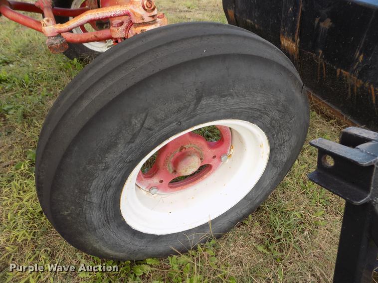 image for item DY9085 Farmall 450 tractor