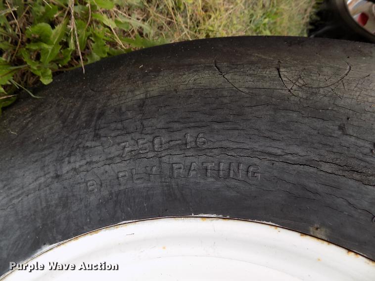 image for item DY9085 Farmall 450 tractor