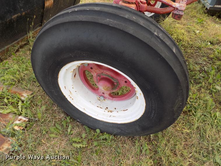 image for item DY9085 Farmall 450 tractor