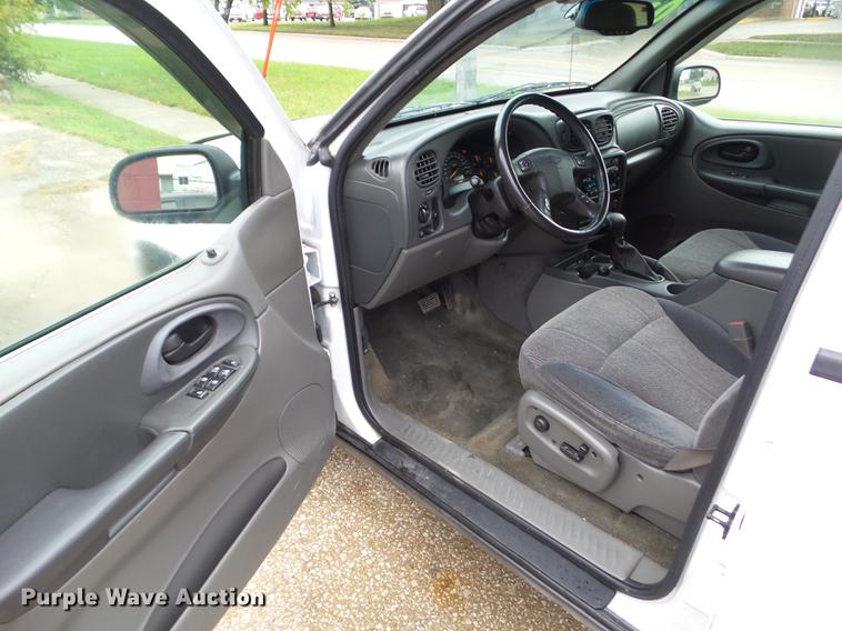 image for item DZ9432 2003 Chevrolet TrailBlazer EXT SUV