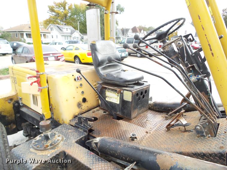 image for item DZ9466 Champ 530-70 forklift