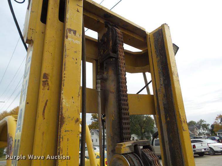 image for item DZ9466 Champ 530-70 forklift