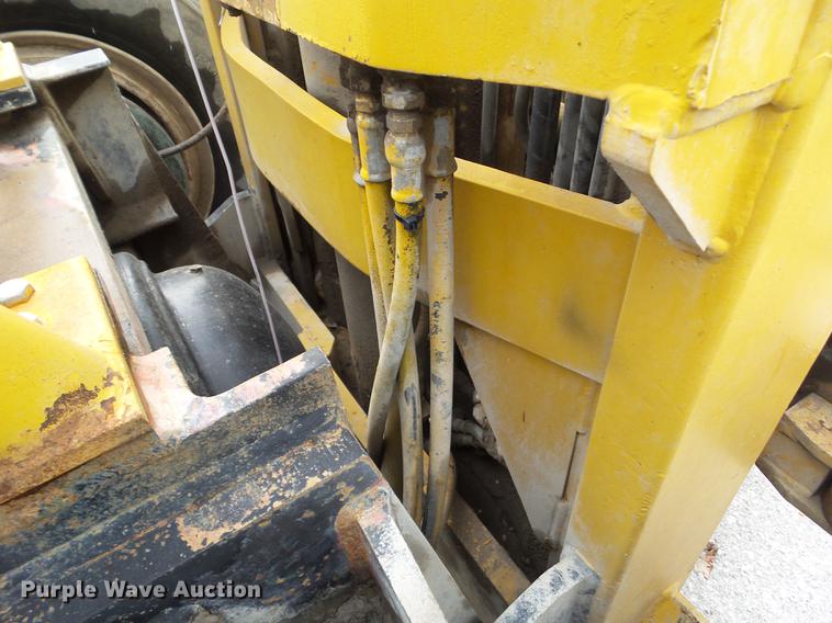 image for item DZ9466 Champ 530-70 forklift