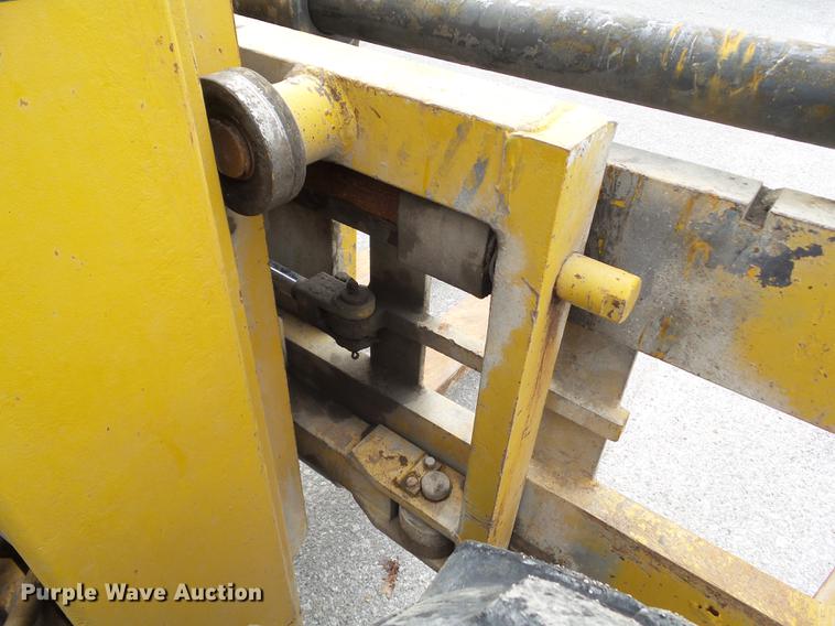 image for item DZ9466 Champ 530-70 forklift