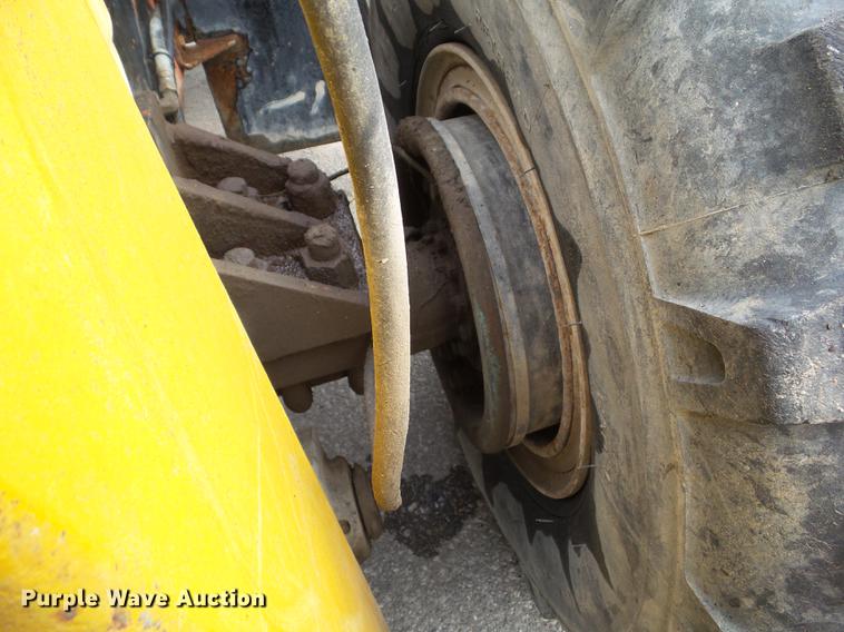 image for item DZ9466 Champ 530-70 forklift