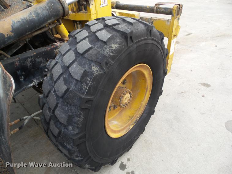 image for item DZ9466 Champ 530-70 forklift