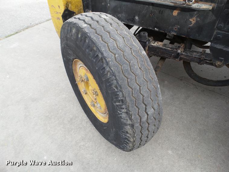 image for item DZ9466 Champ 530-70 forklift