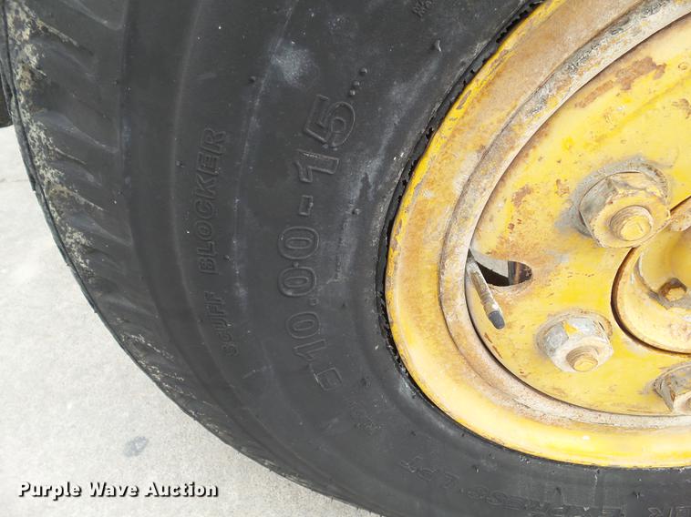 image for item DZ9466 Champ 530-70 forklift