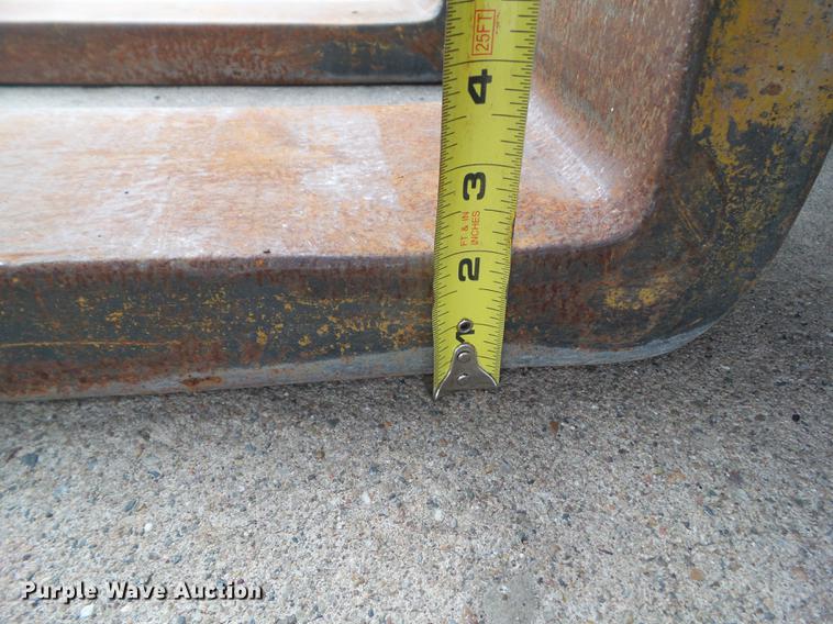 image for item DZ9466 Champ 530-70 forklift