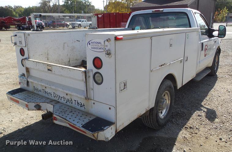 image for item DZ9472 2001 Ford F350 Super Duty utility bed pickup truck