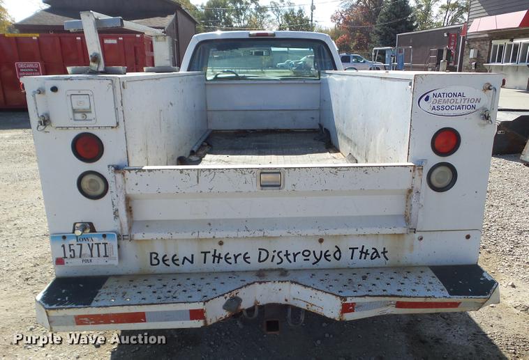 image for item DZ9472 2001 Ford F350 Super Duty utility bed pickup truck