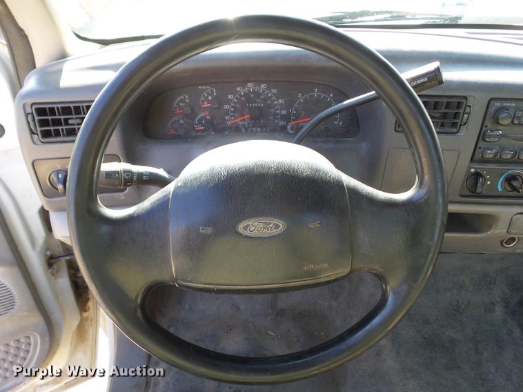 image for item DZ9472 2001 Ford F350 Super Duty utility bed pickup truck