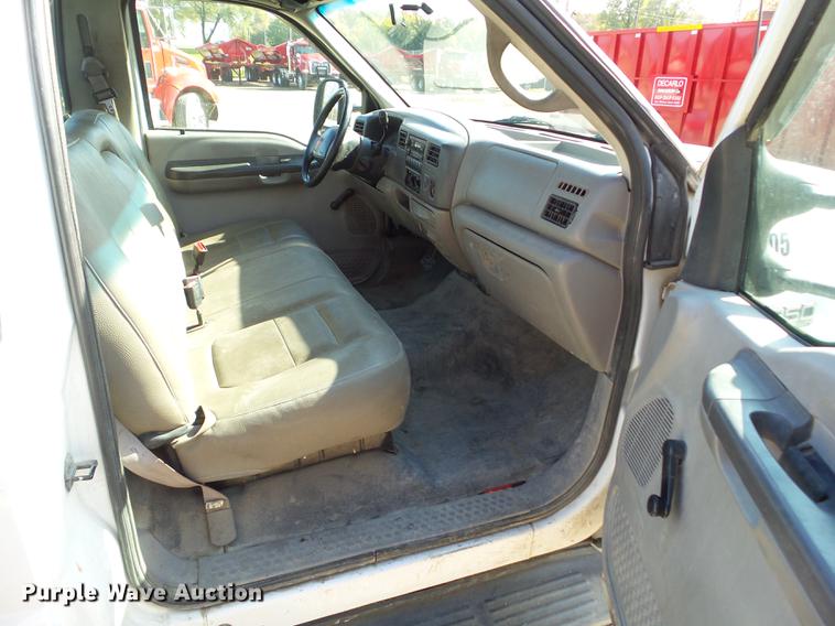 image for item DZ9472 2001 Ford F350 Super Duty utility bed pickup truck